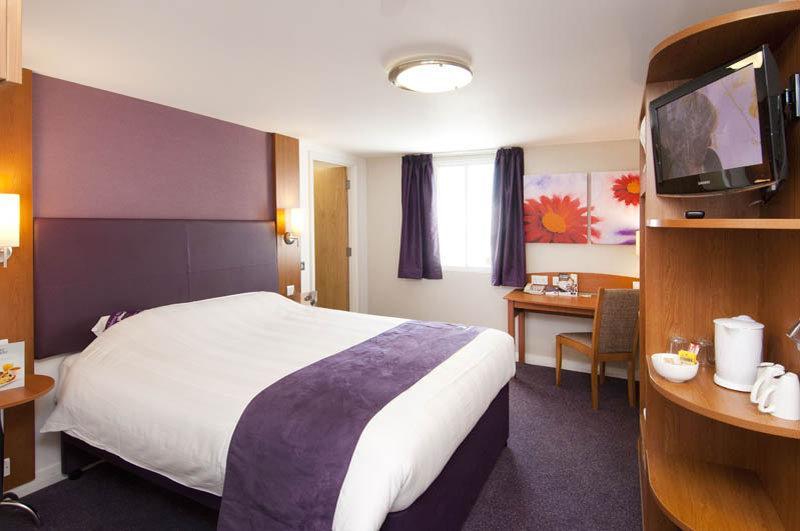 Premier Inn Premier Inn Sandhurst Sandhurst  Exterior photo